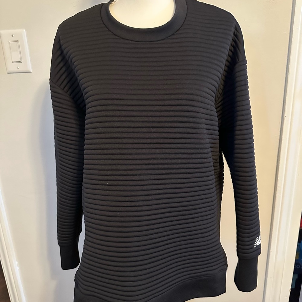 EUC New Balance sweatshirt